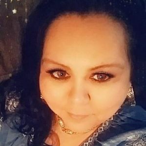 Meet your Posher, Edna m